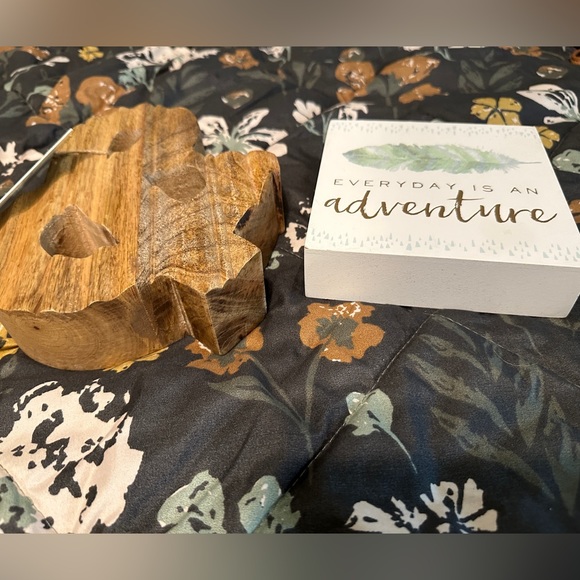 Decor - Picture 2 of 2